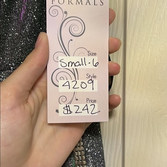 Lizzie g formal dress prom or formal never worn - Picture 3 of 3